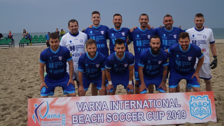 МФК Спартак стартира с победа на турнира по плажен футбол във Варна