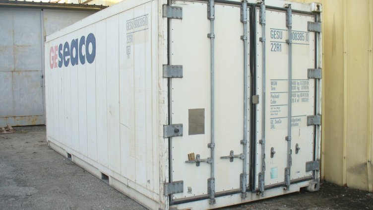 Над 2 500 дамски кожени ръкавици пусна на търг Митницата във Варна