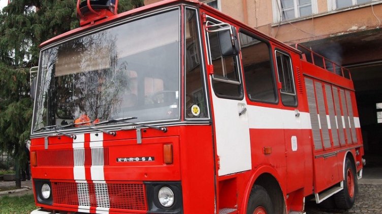 Казан за ракия горя край Варна