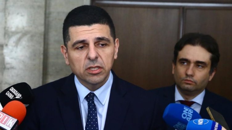 Ивайло Мирчев: Проблем е, когато една страна има трима премиери