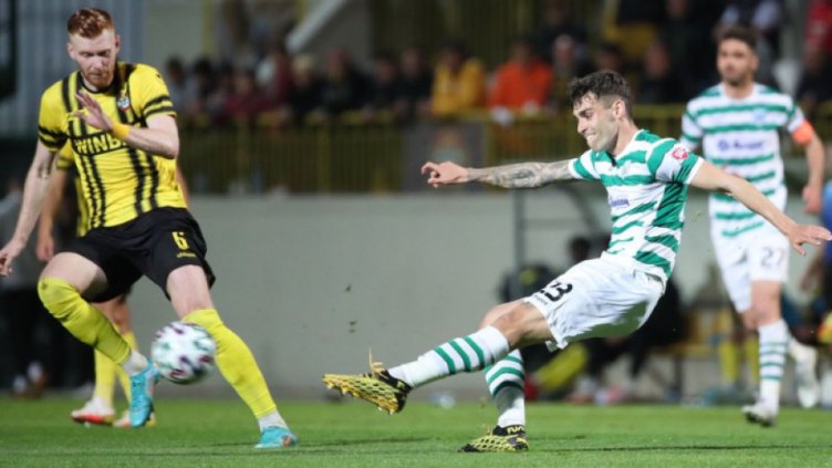 "Канарчетата" отдалечиха "Черно море" от третото място