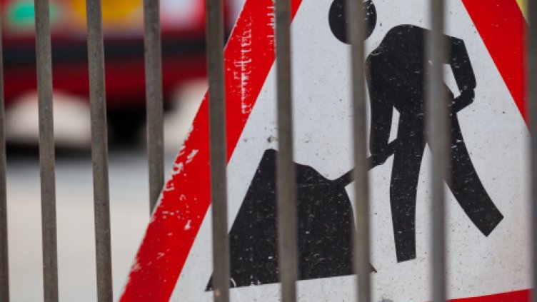 Движението по бул. "Осми приморски полк" се мести в едната лента