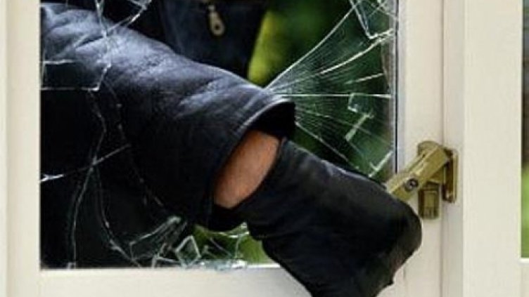 Двама мъже задигнаха инструменти от къща във варненска местност