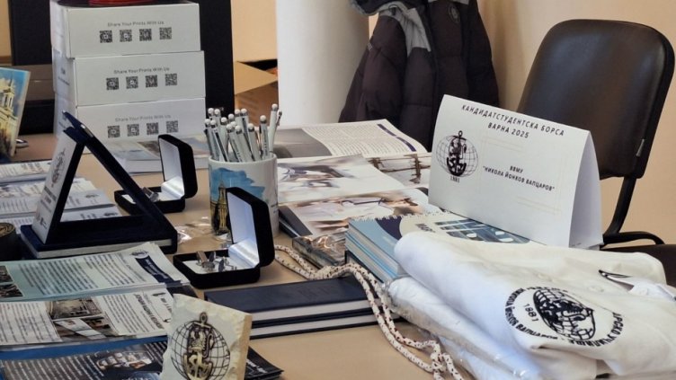 Голям интерес към варненските университети на кандидатстудентска борса