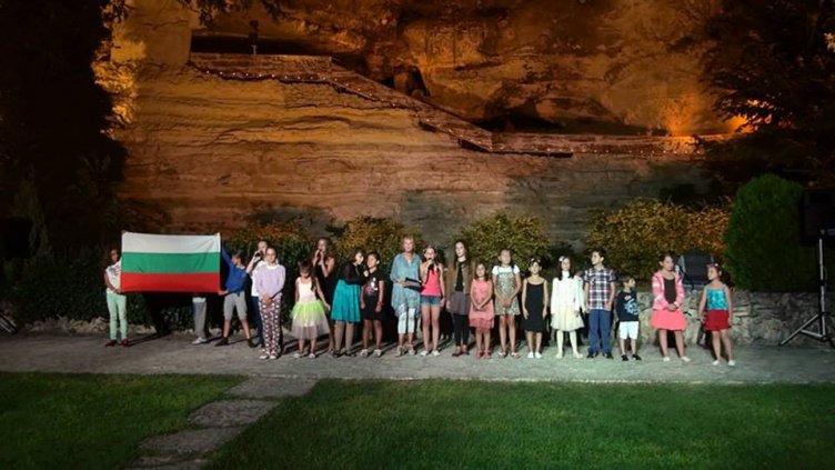 Фестивалът &quot;Пътуване към миналото&quot; цели да стимулира младежите да посещават музеите в града и да познават историята.