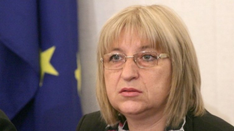 Цецка Цачева: Усеща се напрежение в Брюксел