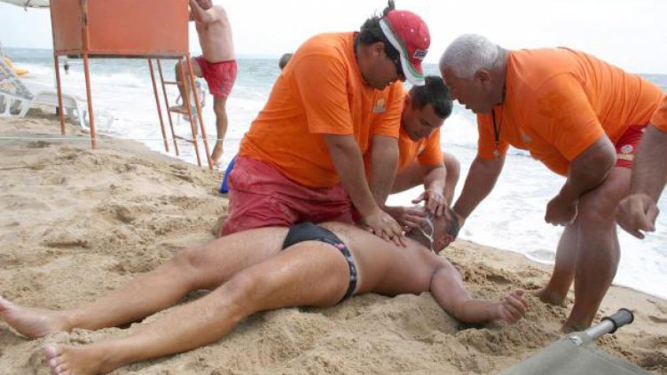 Спасители вадят 30 минути семейство чехи, давещо се край Шабла