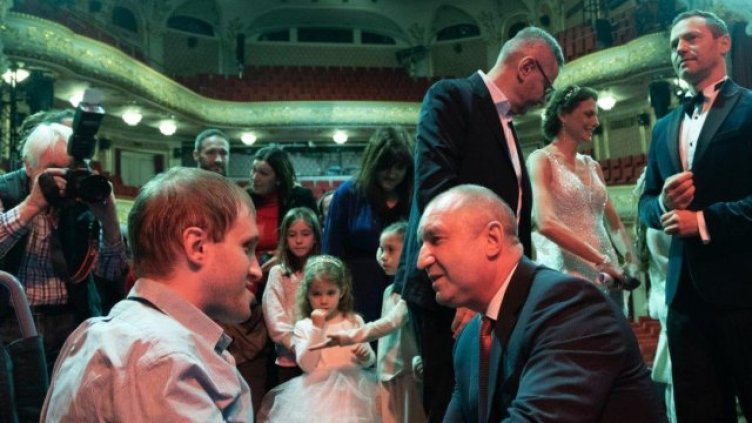 Българите отново отвориха сърцата си - събраха близо  3 млн. лв. за "Българската Коледа"