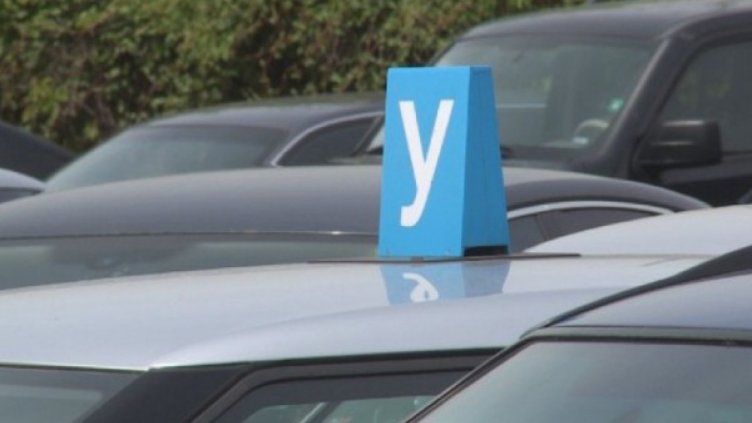 Тестват електронна система за шофьорските курсове