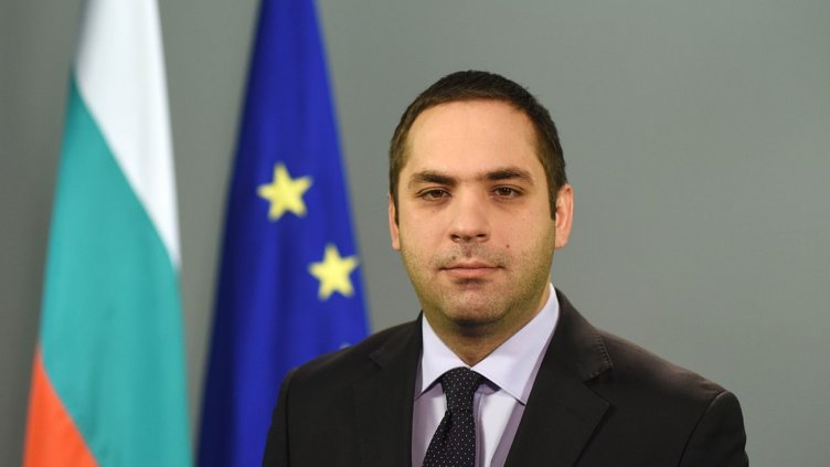 Министър Караниколов: Работим усилено по наредбата за горивата
