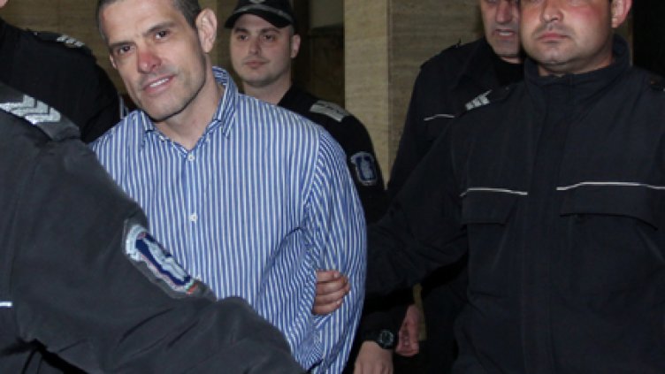 Брендо е напуснал страната преди 3 месеца