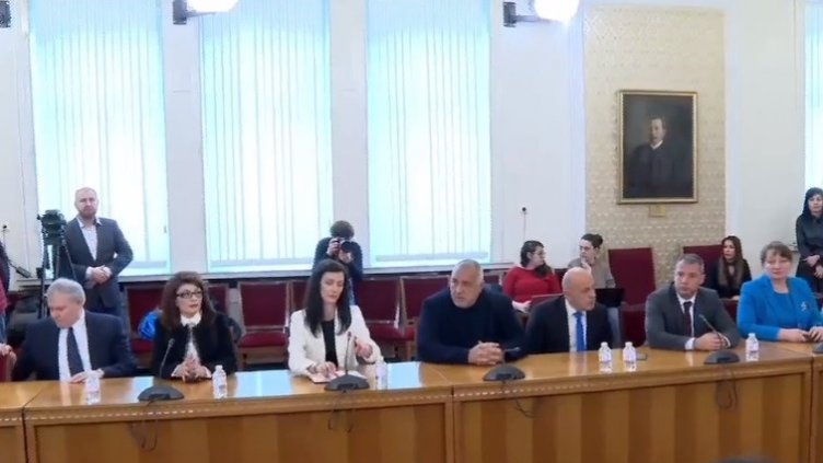 БСП пита партийци за подкрепа на кабинета "Габриел" (ВИДЕО)
