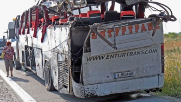 ВКС потвърди присъдите за автобуса-ковчег на „Тракия”