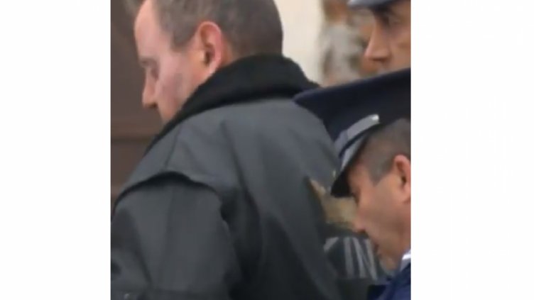 Пиян шофьор заспа на светофар