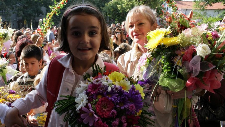 45 000 първолаци ще получат по 250 лева