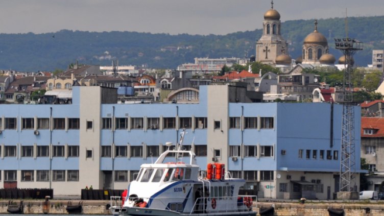 Корабчето "Белла" - с повече курсове в празничните дни