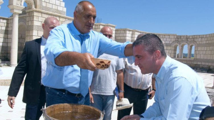 Работници цапали водата в Плиска
