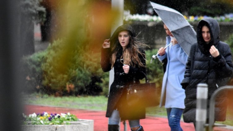 Вятър и дъжд в следващите дни