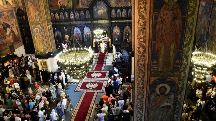 С литургия и литийно шествие започна празникът на Варна (СНИМКИ)