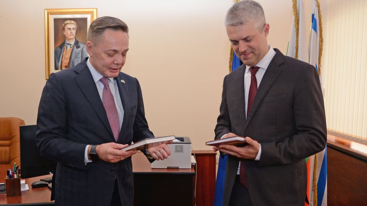 Казахстан иска включването на Варна в Транскаспийския международен транспортен маршрут