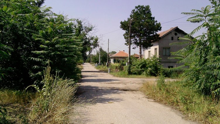 Село Струпец - едно малко село в едно голямо недомислие