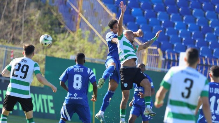 Левски е домакин на Черно море