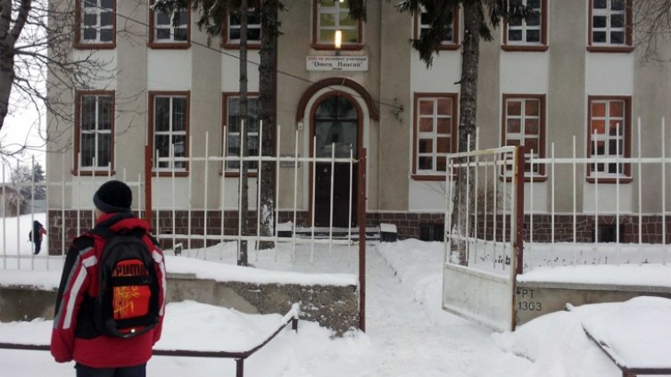 280 училища няма да отворят врати днес, 11 от тях са във Варненско