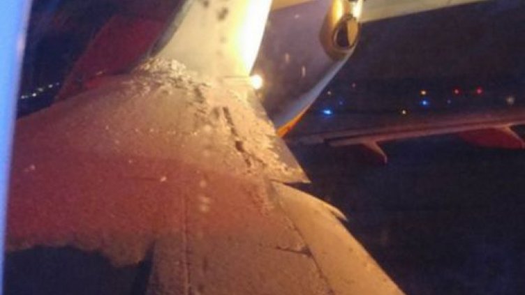 Два самолета се блъснаха на летището в Детройт