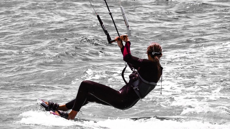 Българска туристка почина на остров Родос, докато кара кайт