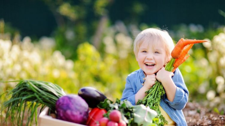 Подходяща ли е веган-диета за деца