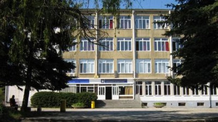 IV ЕГ „Фредерик Жолио-Кюри” във Варна празнува своя рожден ден