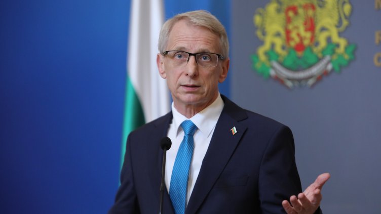 Денков завежда дело заради твърденията, че има облаги от „Лукойл“