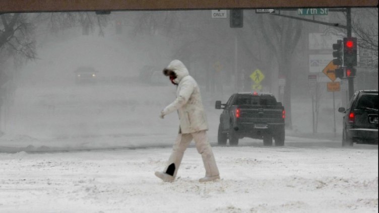 400 катастрофи в София само за ден заради снега