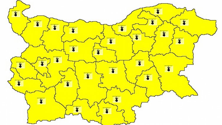 Жегата продължава! Термометрите стигат до 38&deg;