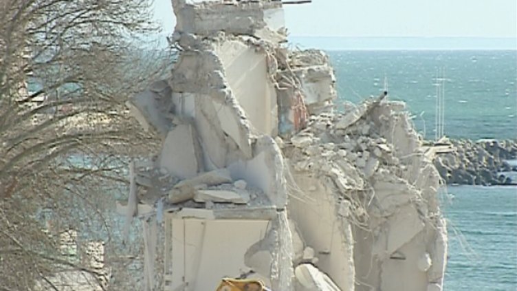 Хотелът убиец остави 12 деца без бащи