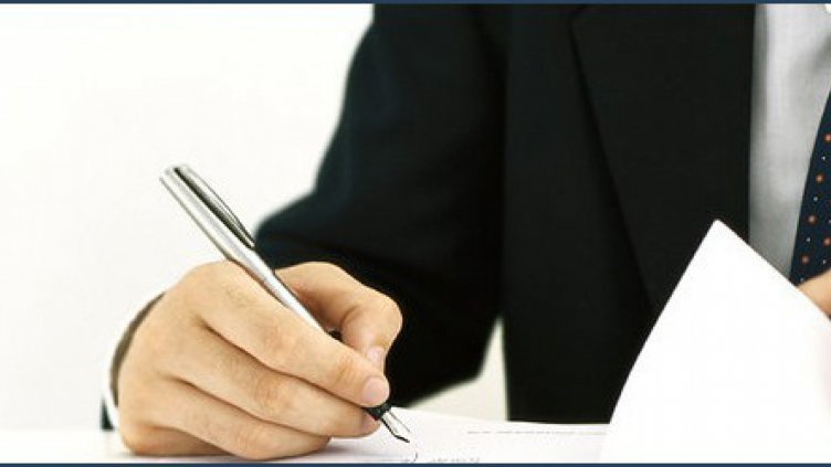 250 хил. държавни служители пред риск да останат без заплати