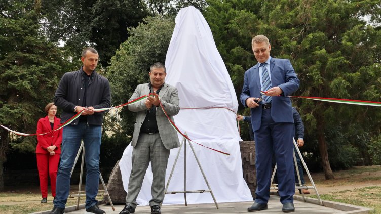 Откриха паметник на Васил Левски във Варна (СНИМКИ)