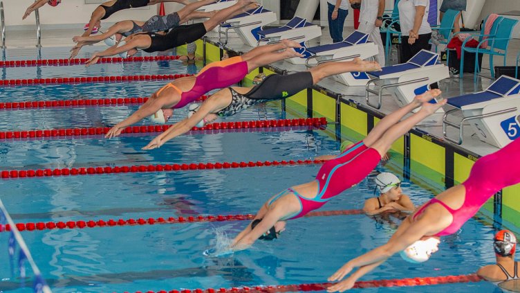 33 медала за варненските плувци в Бургас