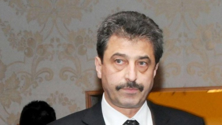 Търговец на оръжие купи фабриката за стъкло от Цветан Василев