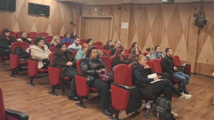 Учители от Варна се обучават как да възпират употребата на наркотици в училище 