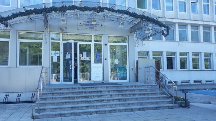 25 август е срокът за подаване на декларация образец №7 и заплащане на здравни осигуровки от неработещите абитуриенти