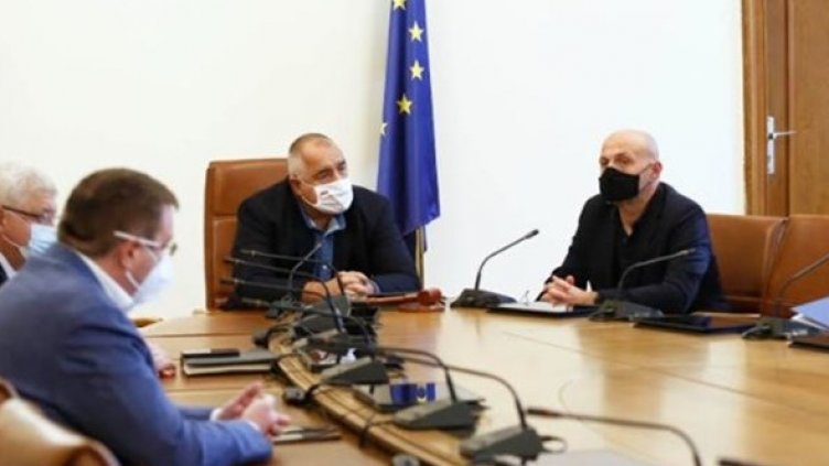Премиерът: Продължаваме с прилагането на гъвкави методи на обучение на учениците 