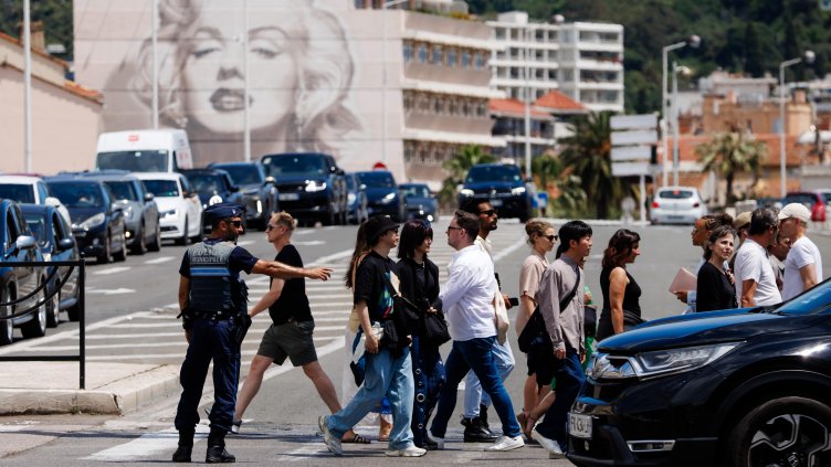 Спряха тока на филмовия фестивал в Кан