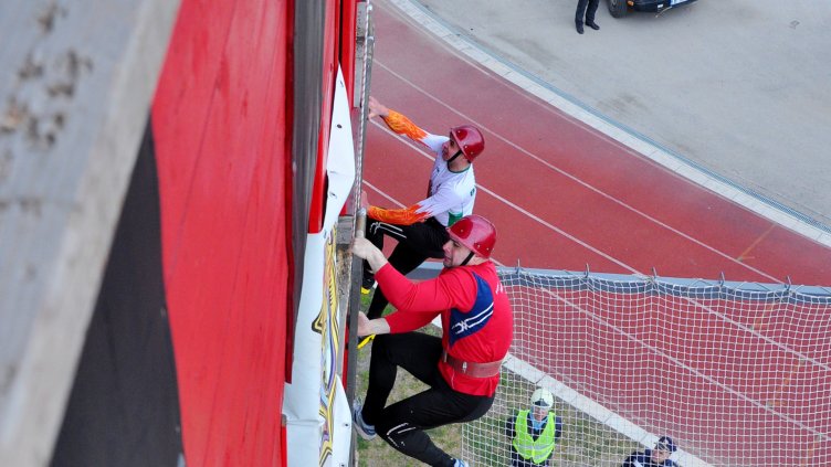 Започна ежегодното състезание на пожарникарите (СНИМКИ)