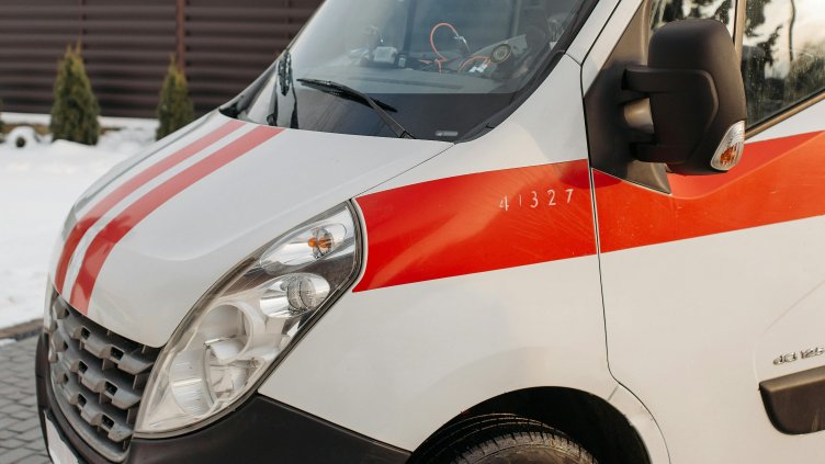 Двама души загинаха след буря в Италия