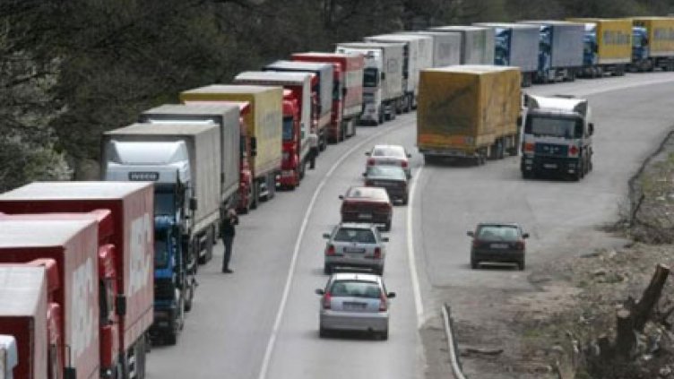 Генералното консулство в Одрин е готово да съдейства при оплаквания от новата система за плащания на ГКПП в Турция