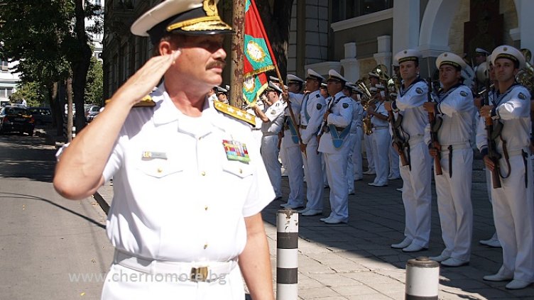 ВМС правят церемония по сдаване и приемане на пост