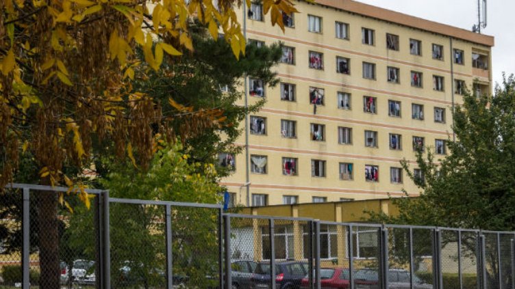 Социалният министър: Бежанци няма да имат повече привилегии от българите