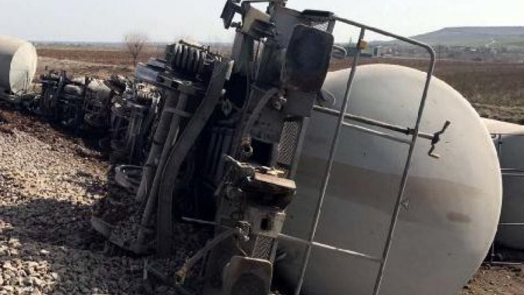 Бунтовници от ПКК са взривили влак в Диарбекир