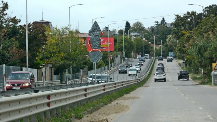 Отново отложиха затварянето на част от пътя за курортните комплекси